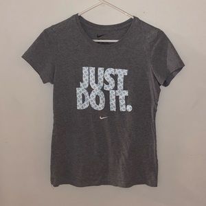 Women’s nike shirt